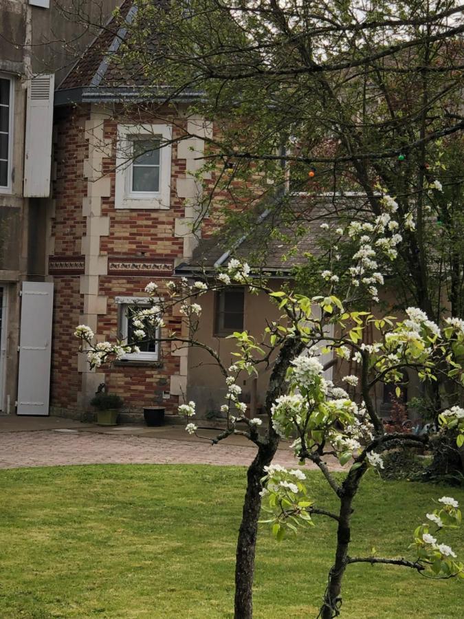 Apartamento Gite De L'Atelier Herminois Sainte-Hermine Exterior foto